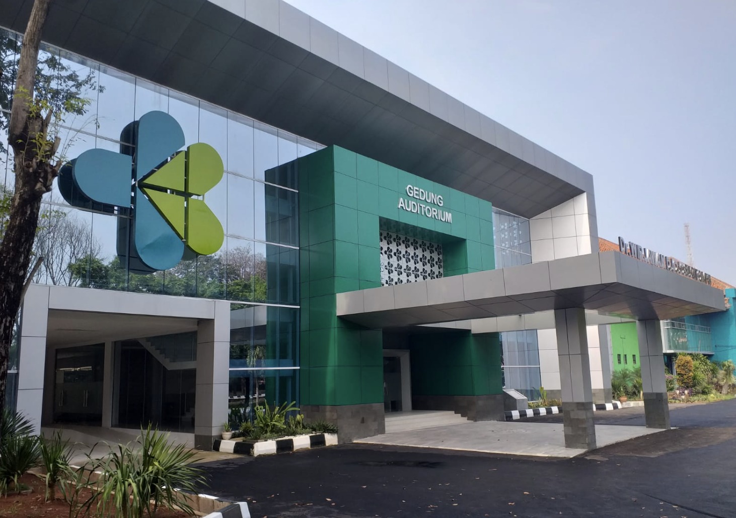 Gedung Dr. Wirjawan Djojosugito (Auditorium)
