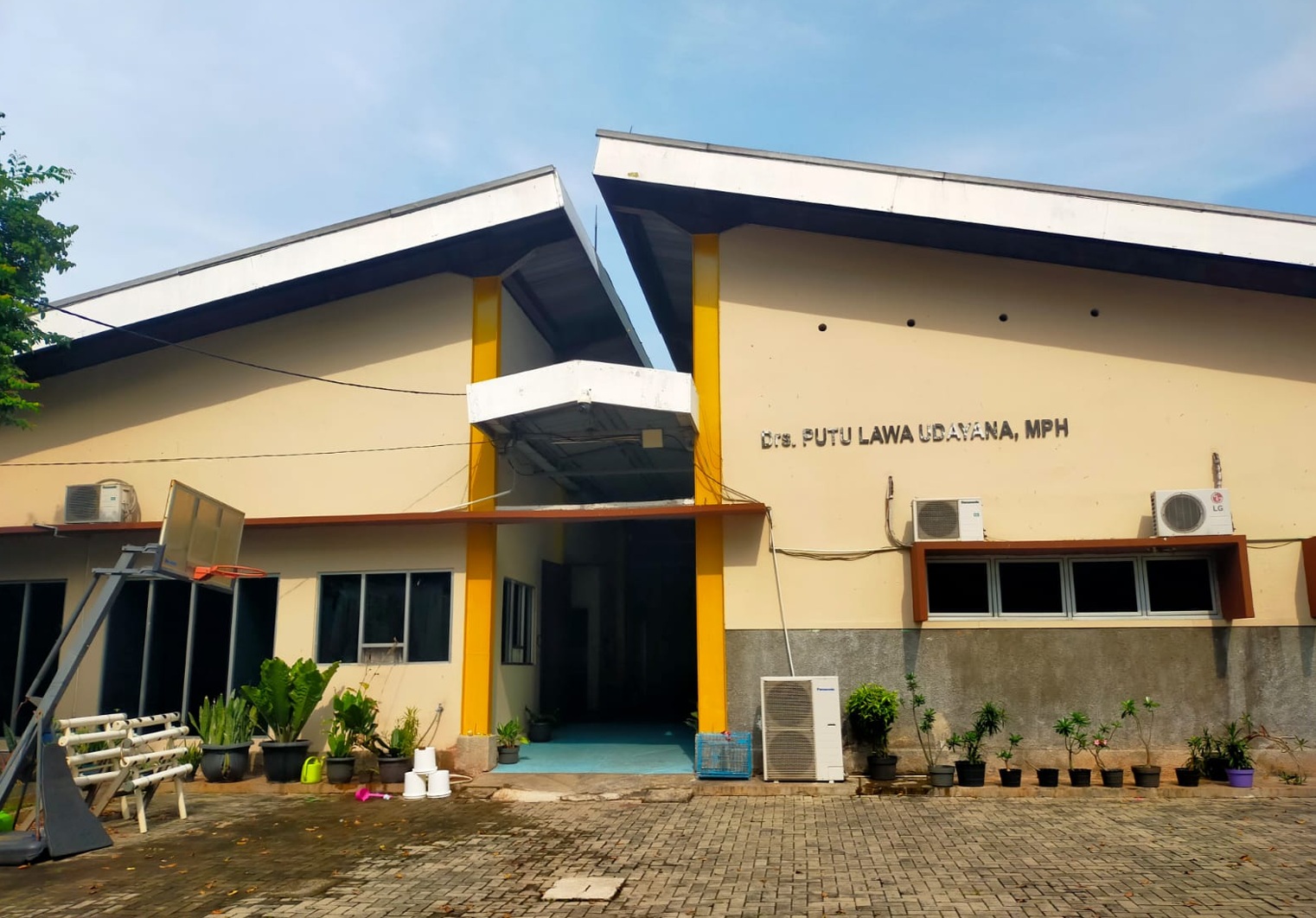 Drs. PUTU LAWA UDAYANA, MPH